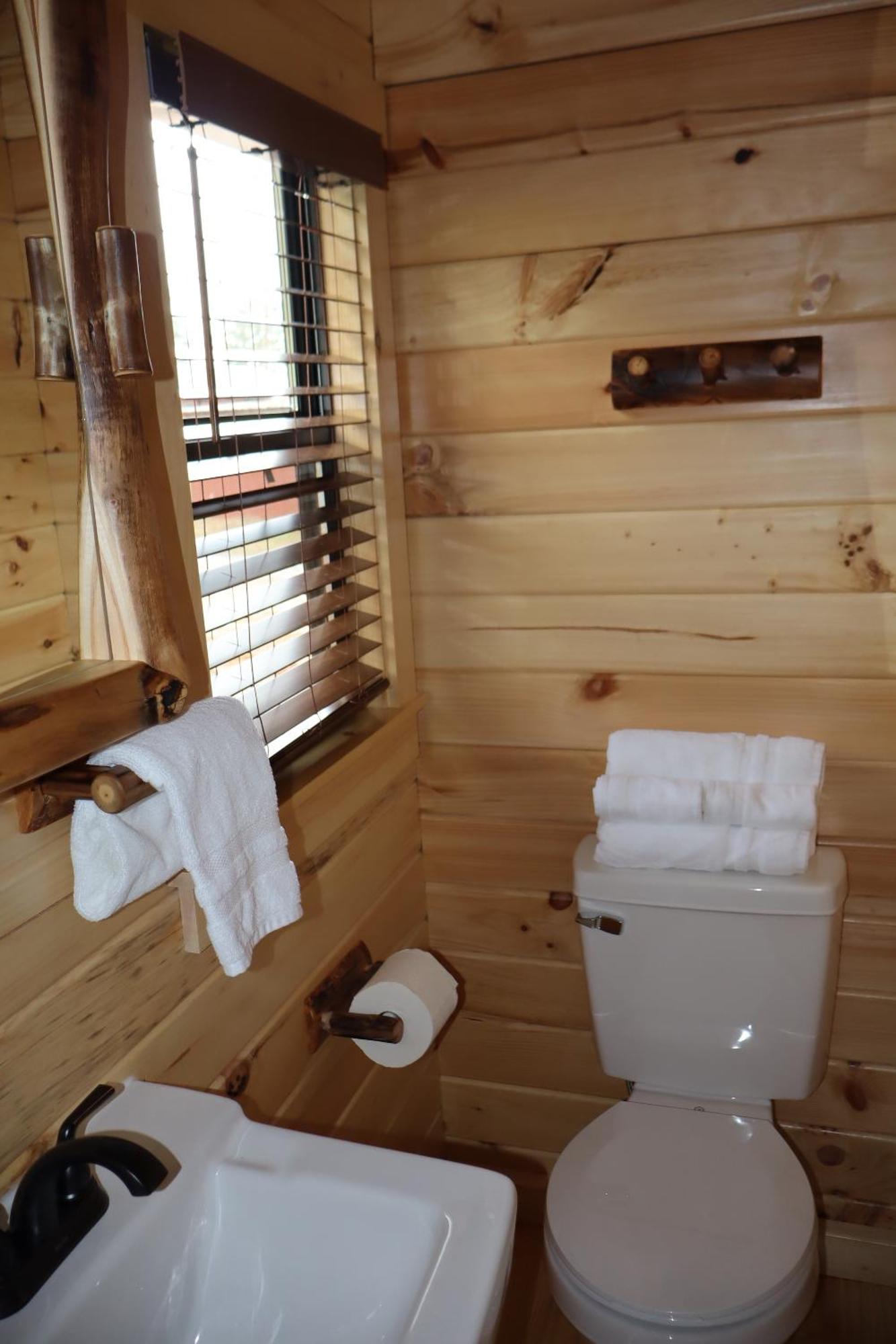 Cowan Creek Lodges Centre 외부 사진